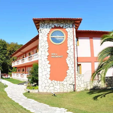 Apartment Petros Italos *