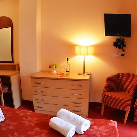 Petros Italos Neos Marmaras