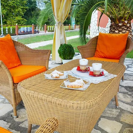 Apartment Petros Italos